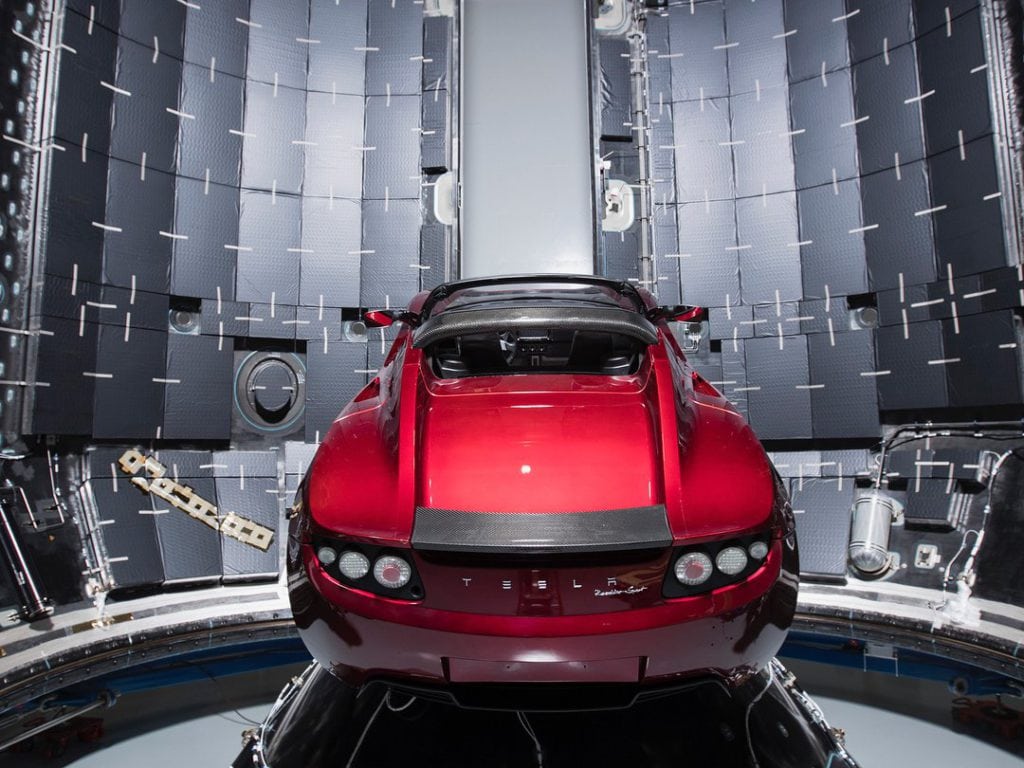 Tesla Roadster poletí na Mars