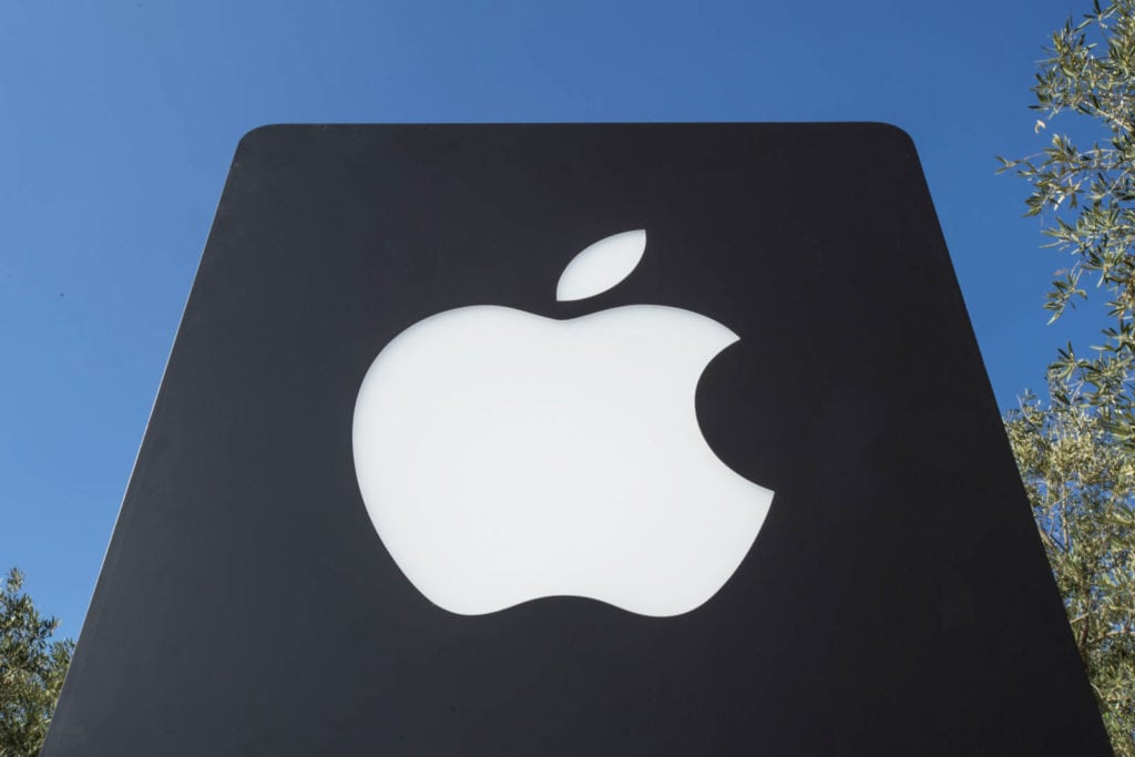 Apple prepustilo 29 ľudí pre únik údajov