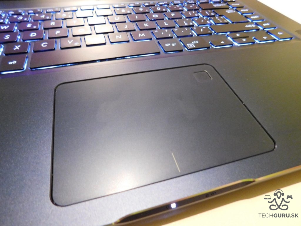 ZenBook Pro UX550V recenzia 03