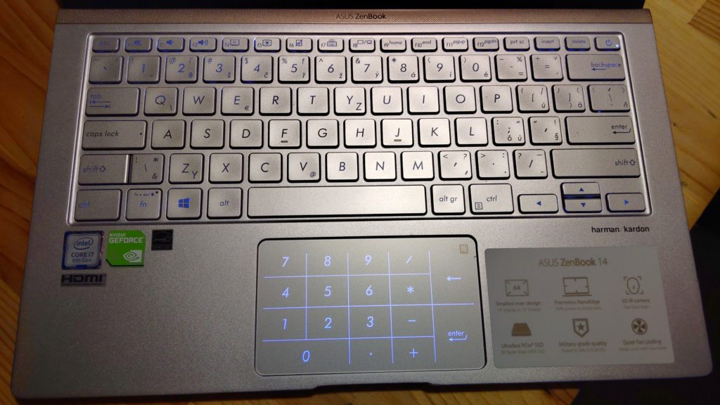 Asus ZenBook 14 recenzia numpad a klávesnica