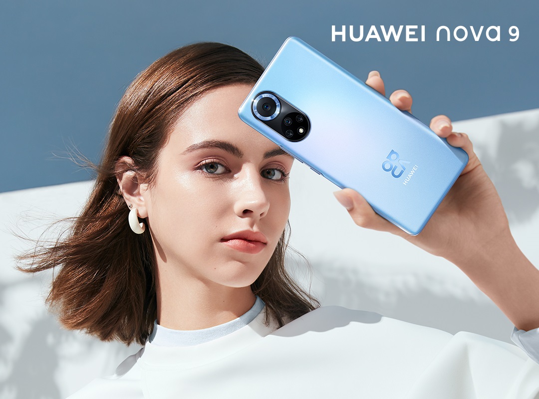 Huawei nova часы. Huawei Nova 9. Huawei Nova 10. Смартфон в руке.