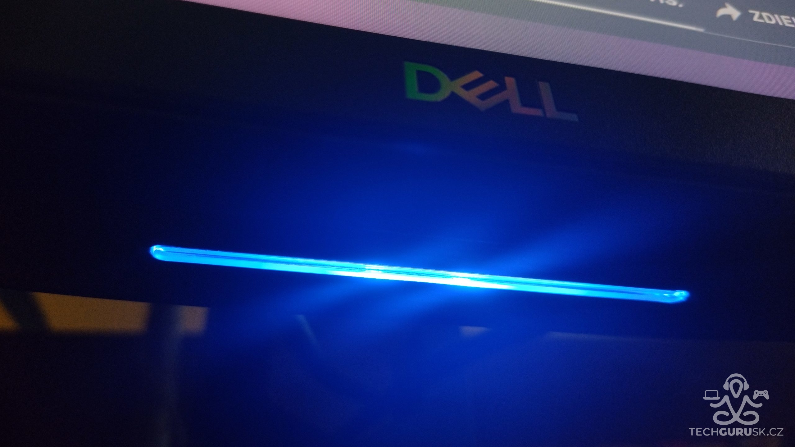 Dell S3222DGM svetlo v noci