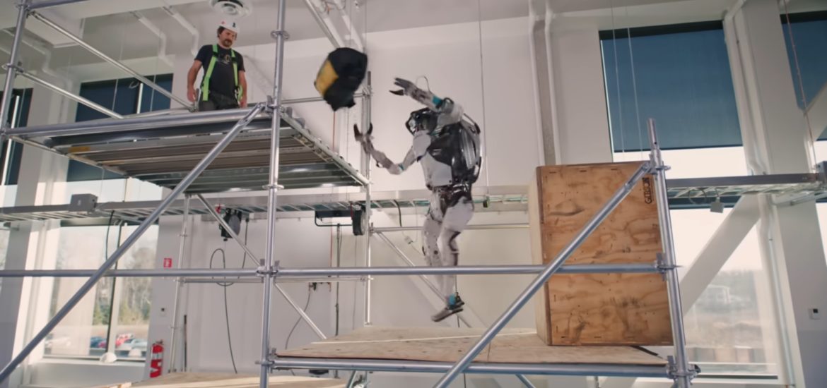 VIDEO: Robot Atlas už môže pomáhať na stavbe