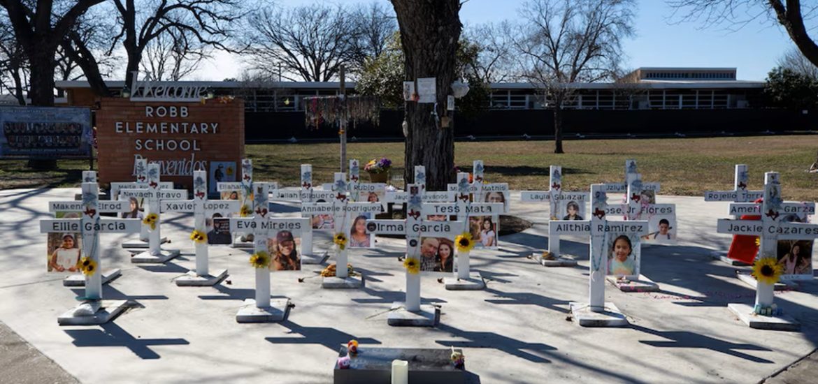 Rodiny obetí školského masakru v Uvalde (USA) žalujú spoločnosti Meta, Microsoft a Blizzard