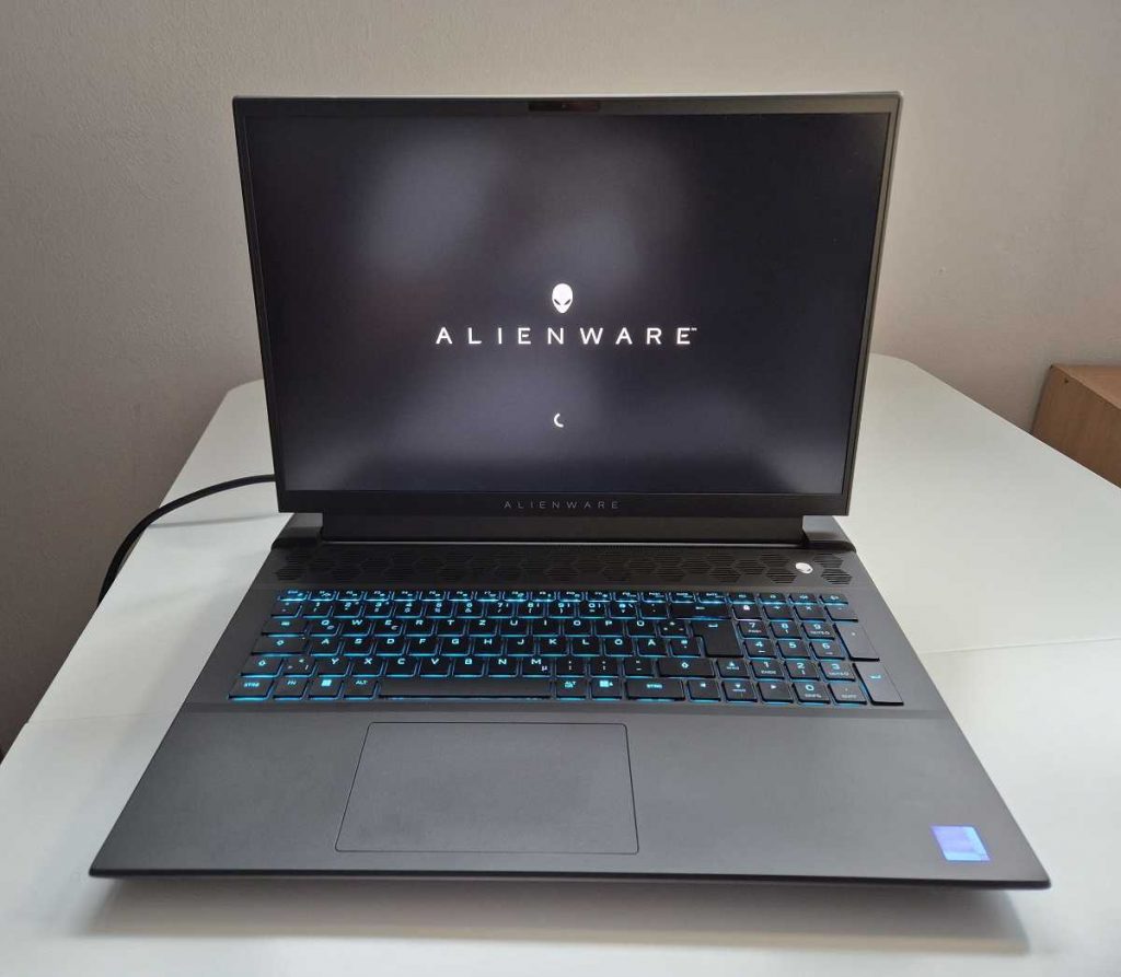 RECENZIA: Špičkový Alienware 18r2. Kúpil by si ho Sheldon?